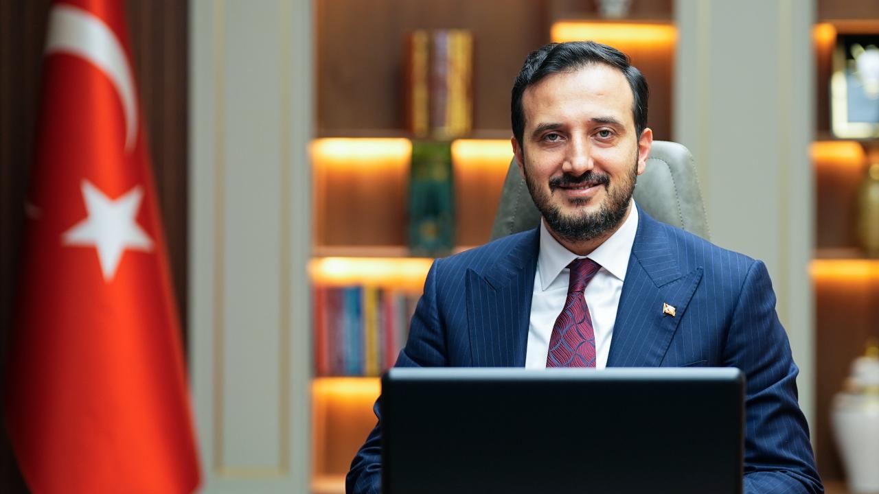 AK Parti İstanbul İl Başkanı Özdemir'den Cumhurbaşkanı Erdoğan'a yönelik eleştiriye tepki