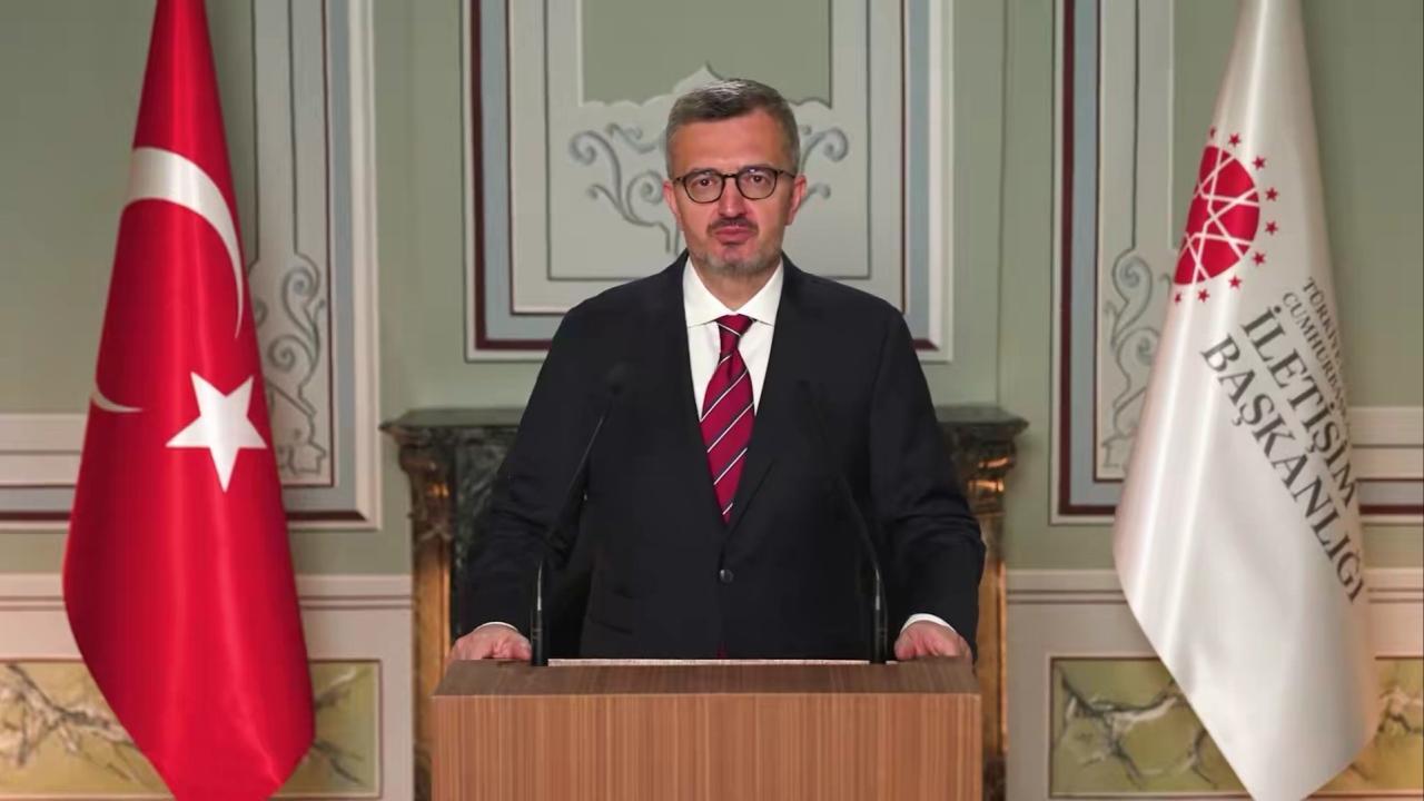 İletişim Başkanı Duran: Cumhurbaşkanımızı diktatörlüklerle değerlendirmek millî iradeye saygısızlıktır