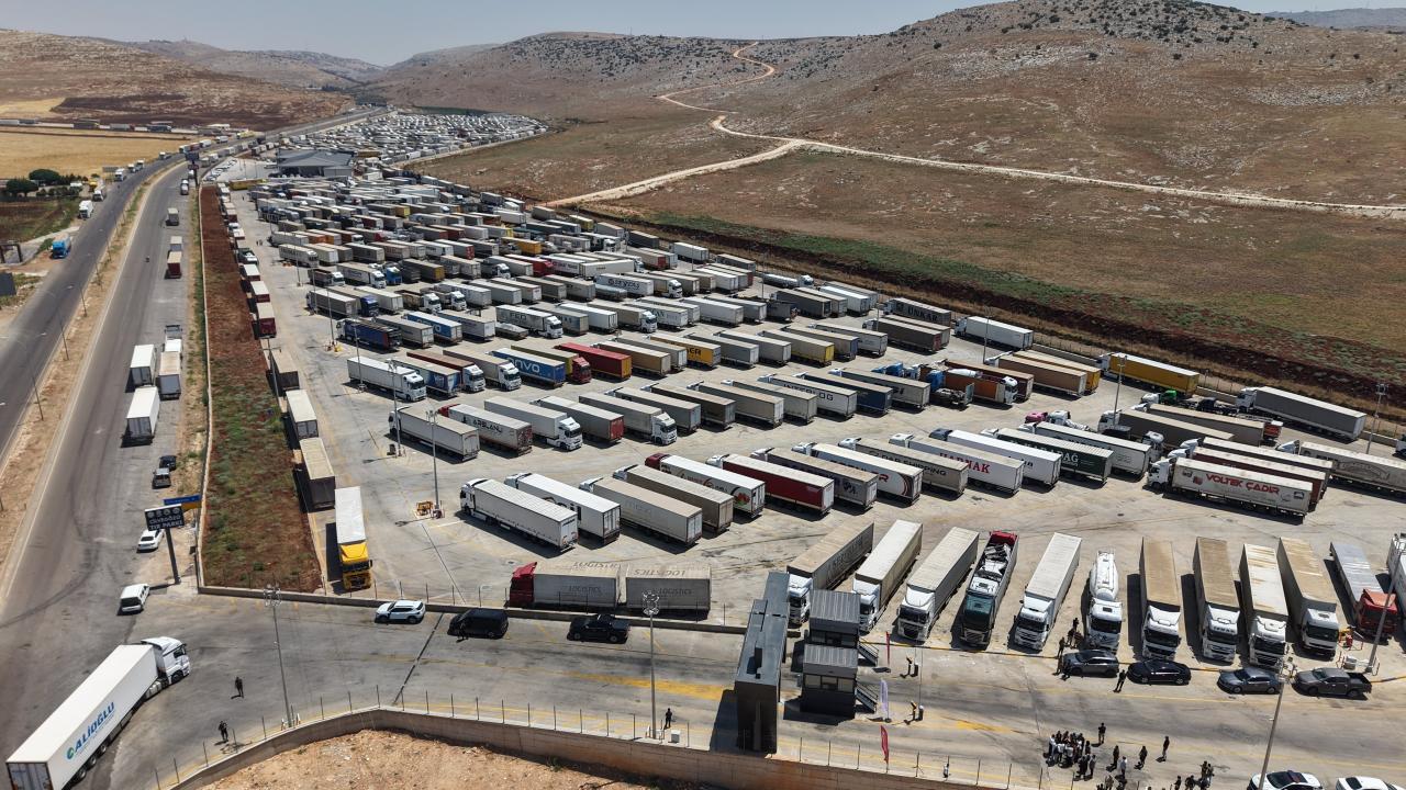 Cilvegözü Sınır Kapısı'nda inşası tamamlanan tır parkı hizmete alındı