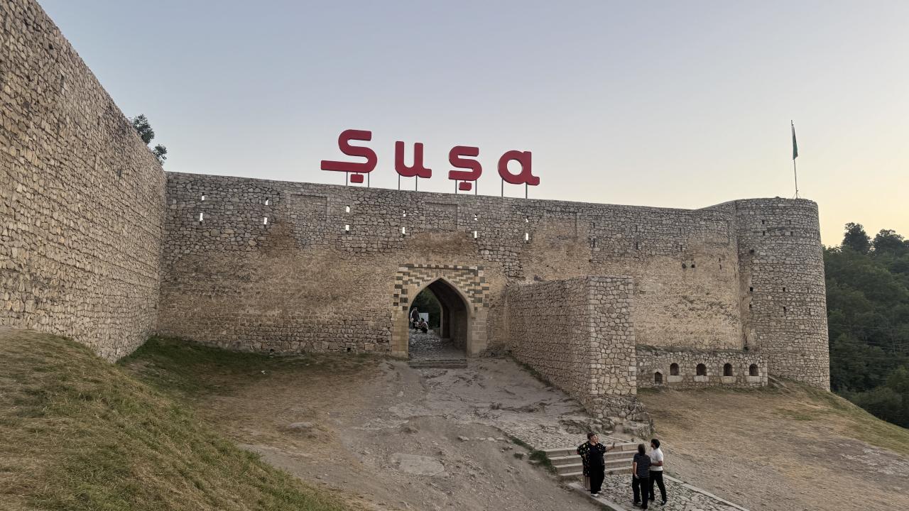 Türk basın mensupları Şuşa ve Laçın'da yeniden imar çalışmalarını inceledi