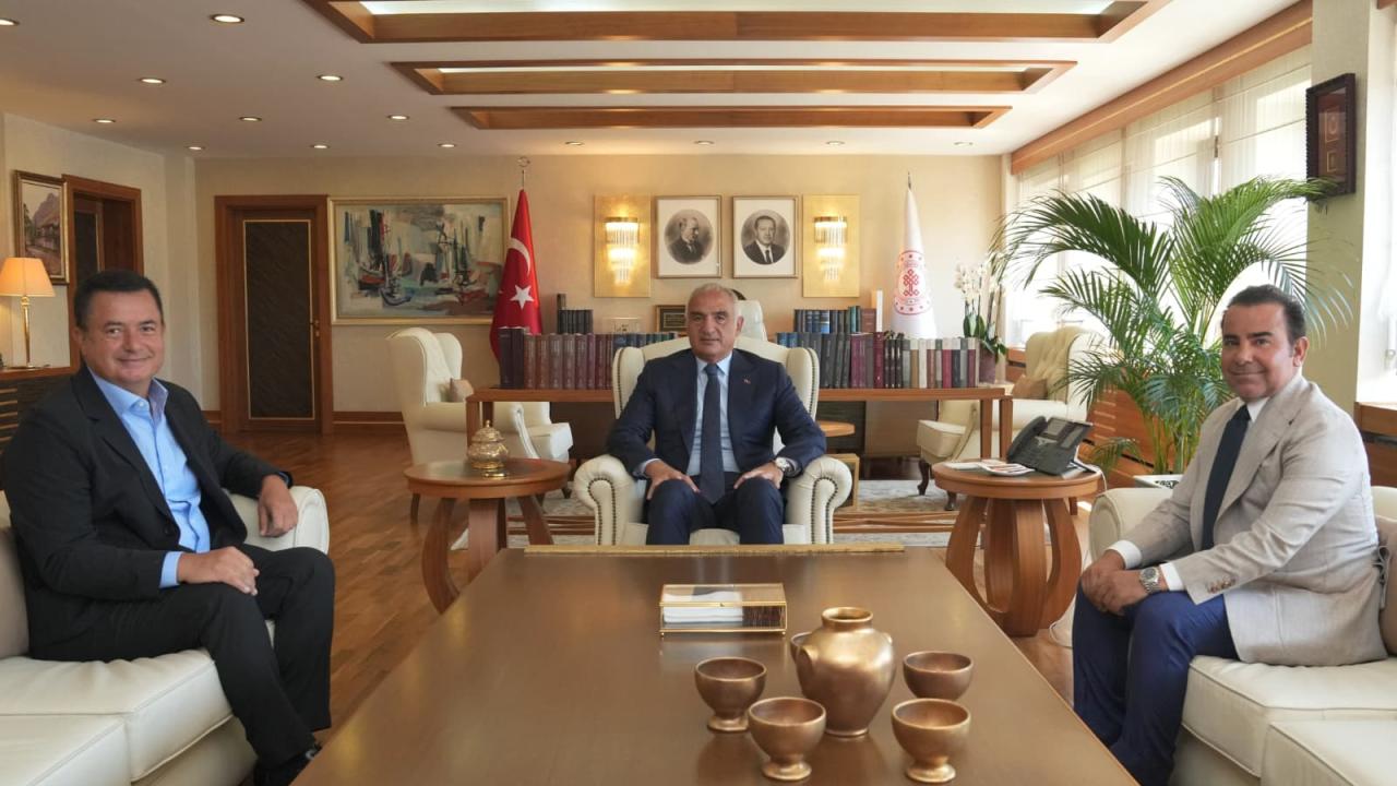 Kültür ve Turizm Bakanı Ersoy, Acun Ilıcalı ile bir araya geldi: