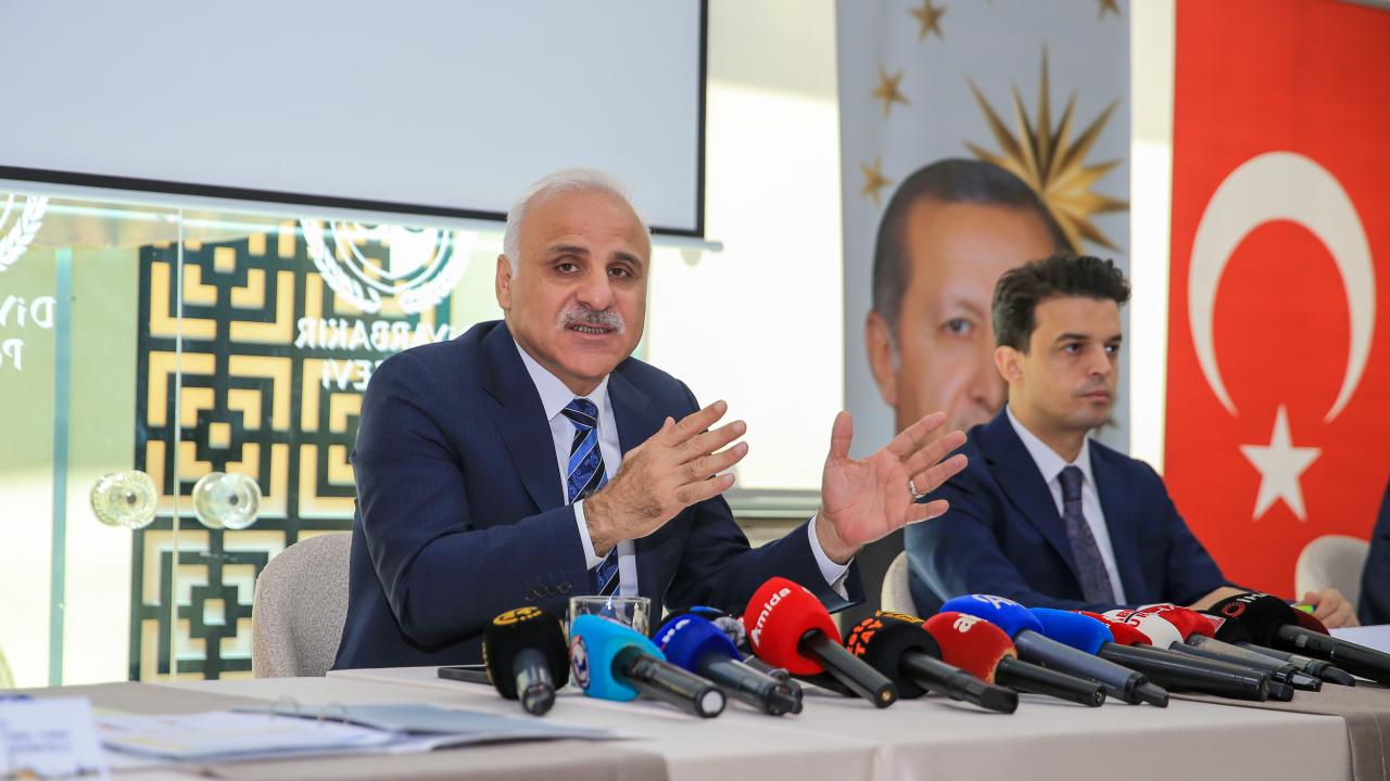 Diyarbakır Valisi Zorluoğlu: Bu zehir tacirlerinin, bu baronların, torbacıların başlarını ezeceğiz