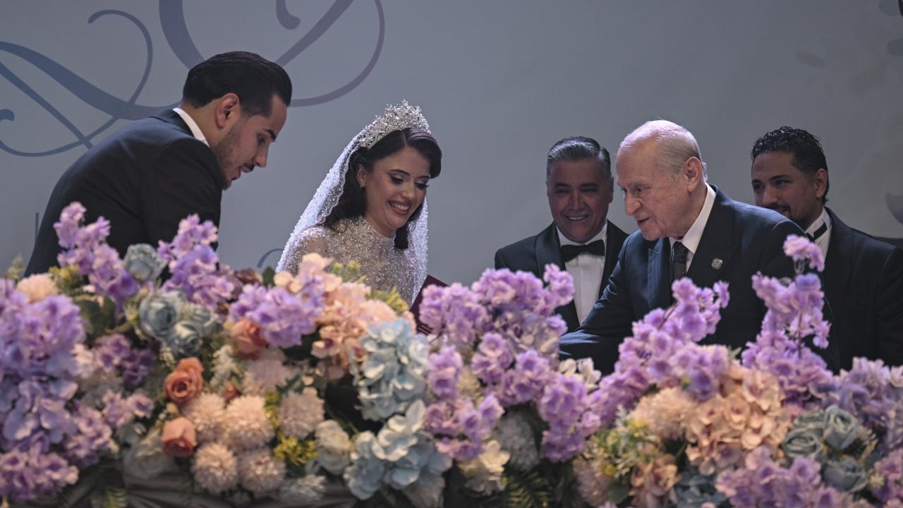 MHP Genel Başkanı Bahçeli, nikah şahidi oldu