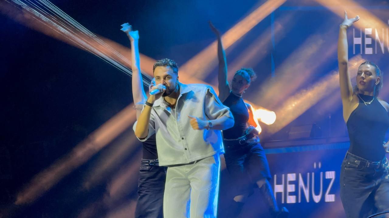 Hakan Peker ve Sefo Karabük'te konser verdi