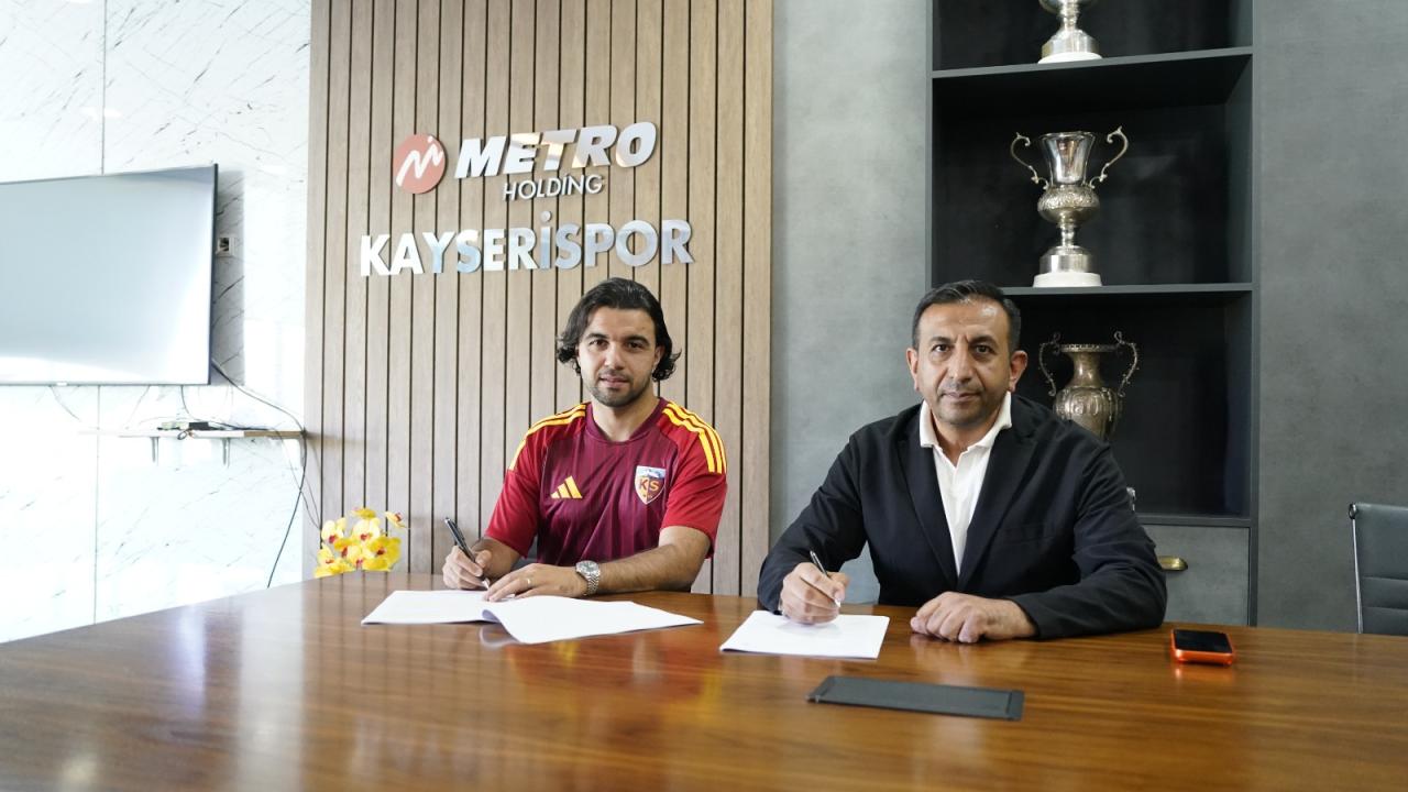 Kayserispor, 15 futbolcuyu kadrosuna kattı