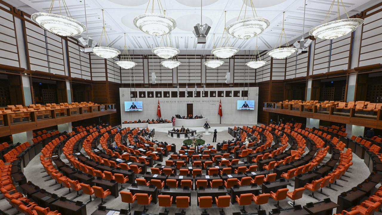Şehit aileleri ve gazilerin haklarına yönelik düzenlemeleri içeren kanun teklifi TBMM Genel Kurulunda kabul edildi