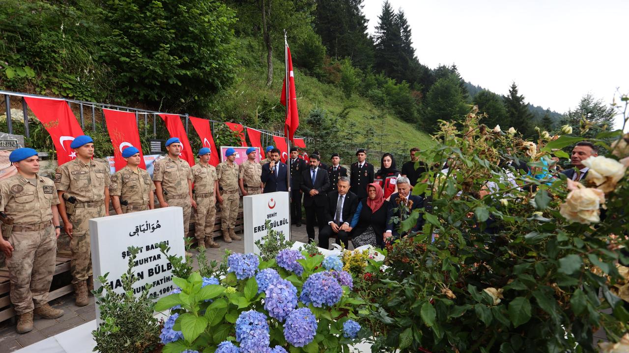 Şehit Eren Bülbül şehadetinin 9. yılında mezarı başında anıldı
