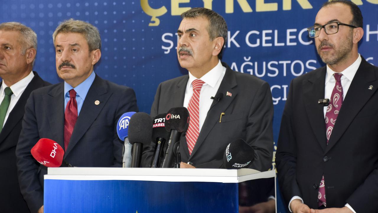 Milli Eğitim Bakanı Tekin: Bütün sınıflarımızda etkileşimli tahtalar, internet erişimi, internet altyapısı var