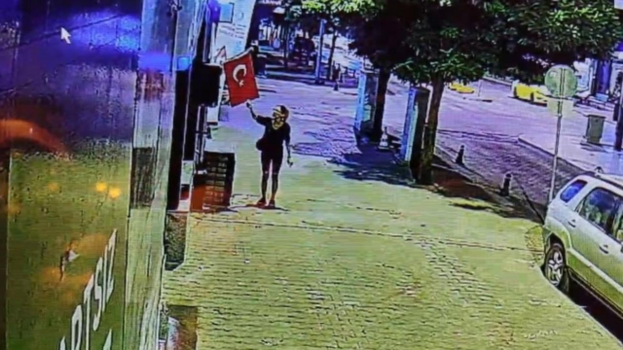 Muğla'da Türk bayrağını yakan şüphelinin yakalanması için çalışma başlatıldı
