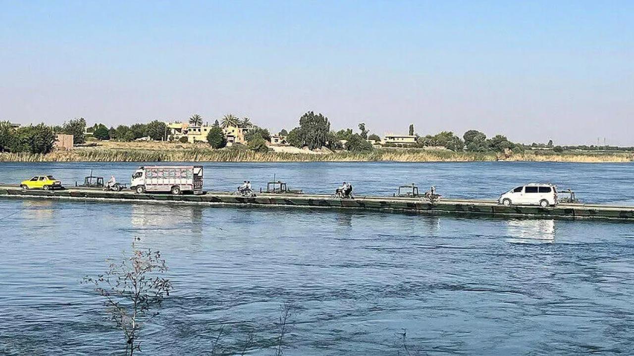 Mehmetçiğin Suriye'deki Defne Kardeşlik Köprüsü'nden bir ayda 237 bin 654 araç geçti