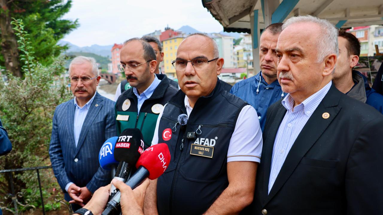 Giresun'da sel sularına kapıldığı değerlendirilen 2 kişi için arama çalışması devam ediyor