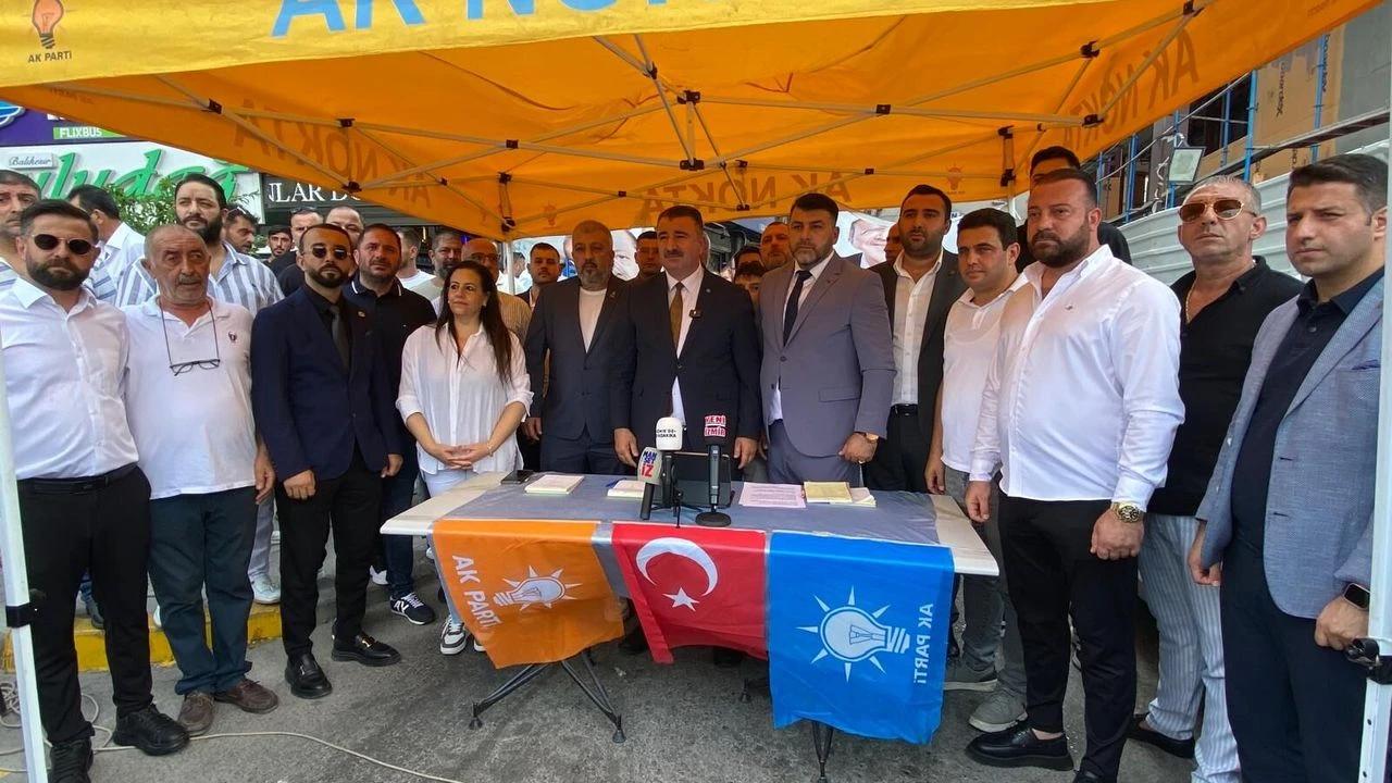 İzmir'de CHP ve diğer partilerden 500 kişi AK Parti'ye katıldı