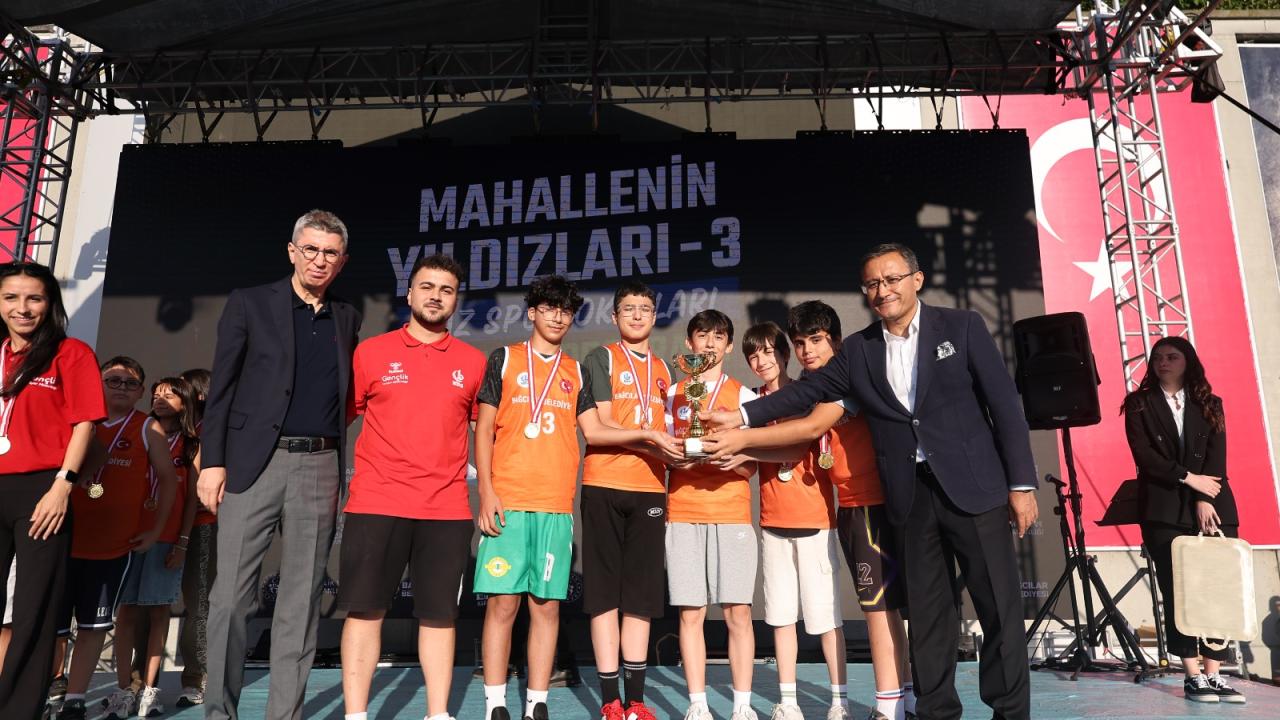 Bağcılar'da "Mahallenin Yıldızları-3" ve Yaz Okulu programları sona erdi