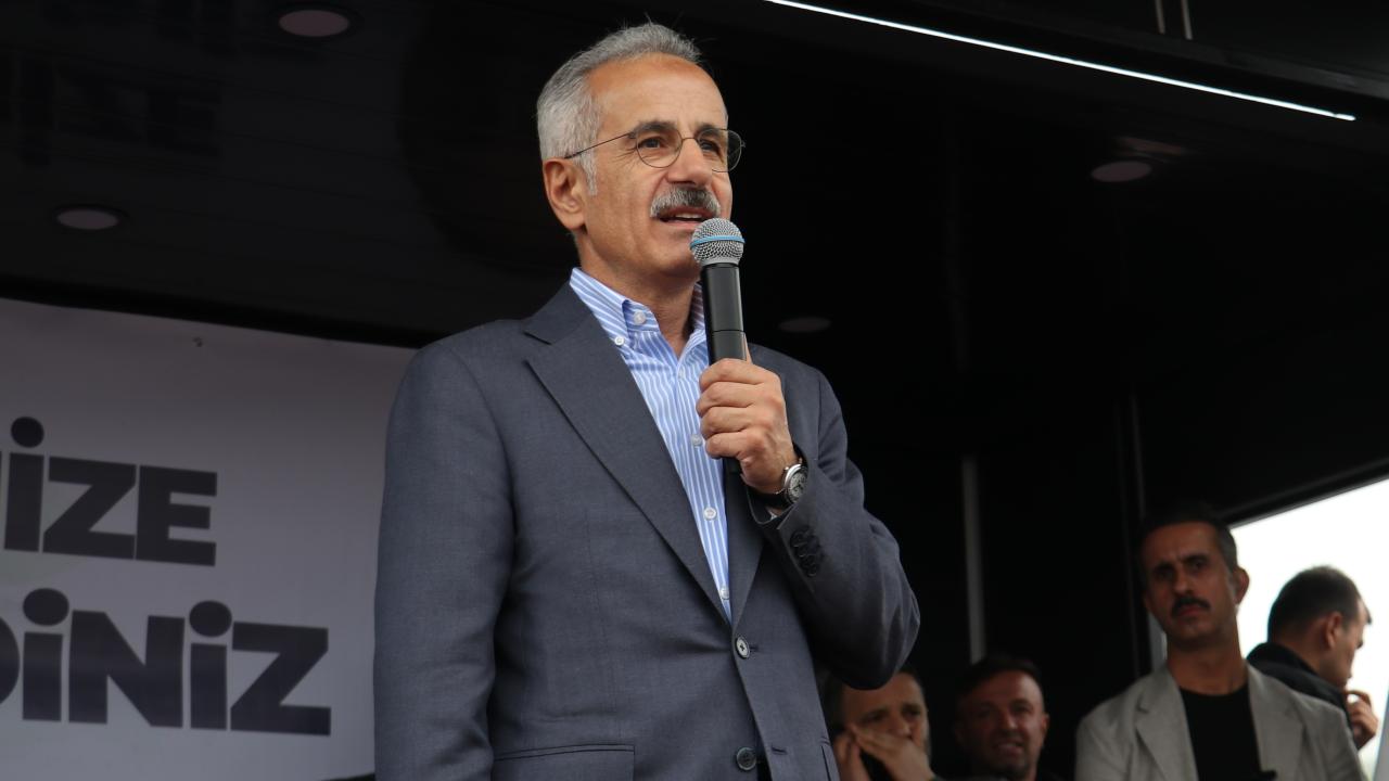 Ulaştırma ve Altyapı Bakanı Uraloğlu, Trabzon'da yayla şenliğine katıldı