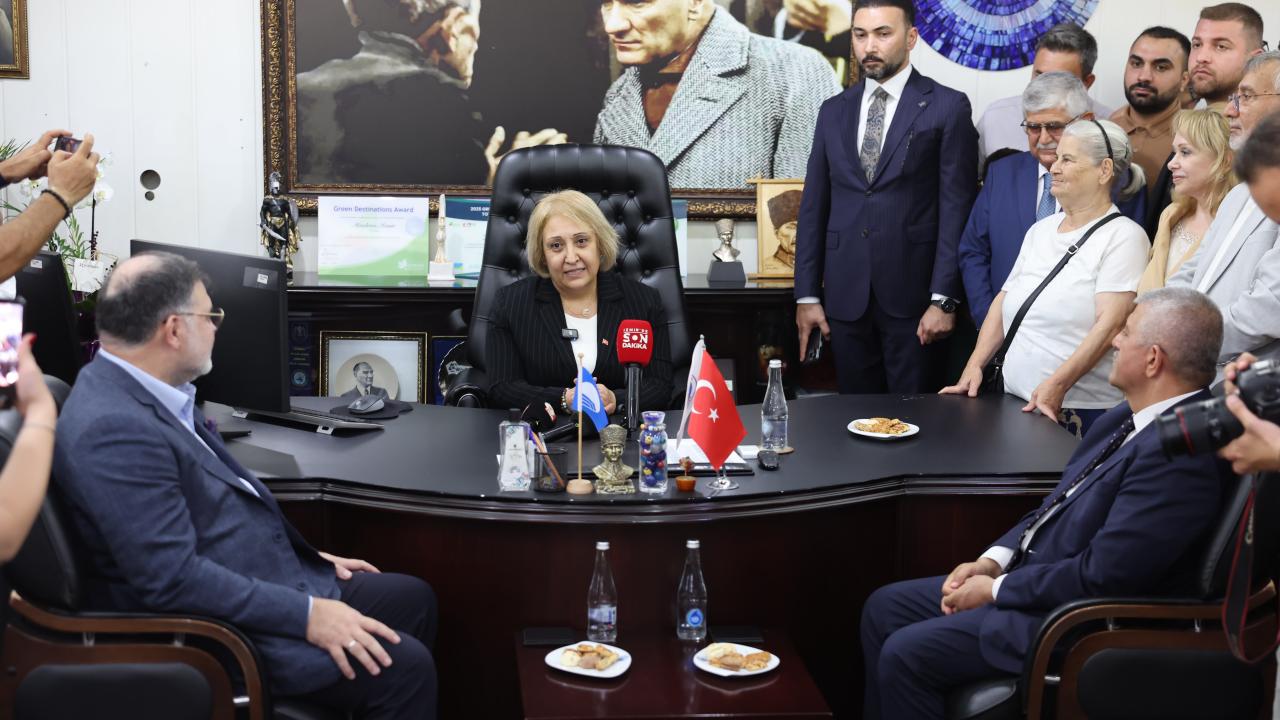 Menderes Belediye Başkan Vekilliğine seçilen Asuman Şen göreve başladı