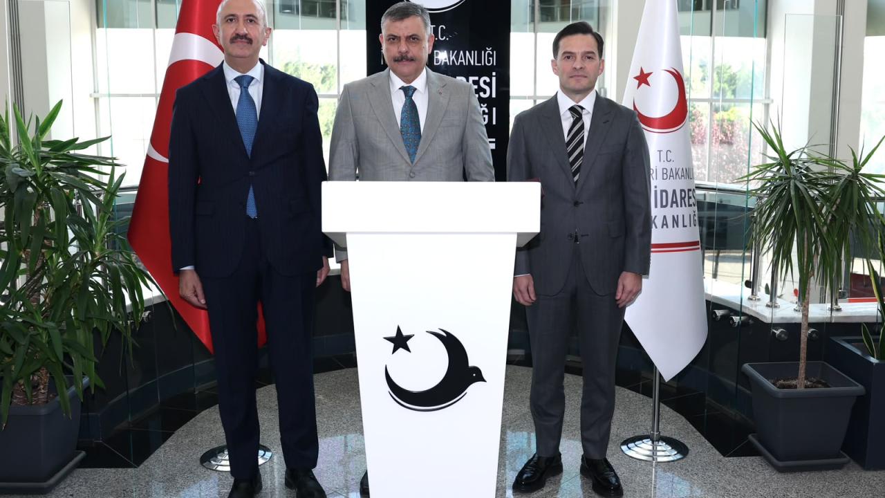 İçişleri Bakanı Çiftçi’den Göç İdaresi ile Nüfus ve Vatandaşlık İşleri’ne ziyaret
