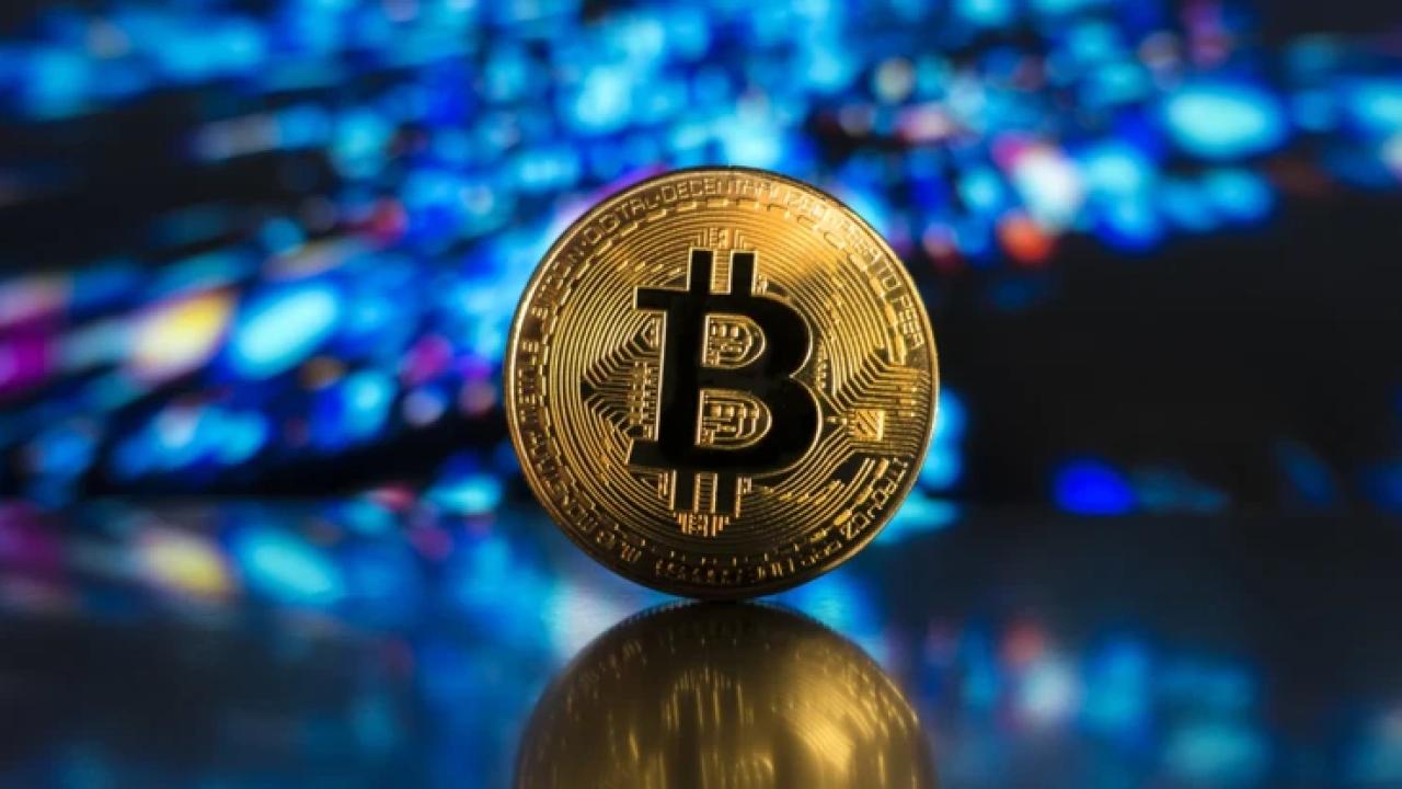 Bitcoin, Mayıs ayından bu yana ilk kez 77 bin doların üzerine yükseldi