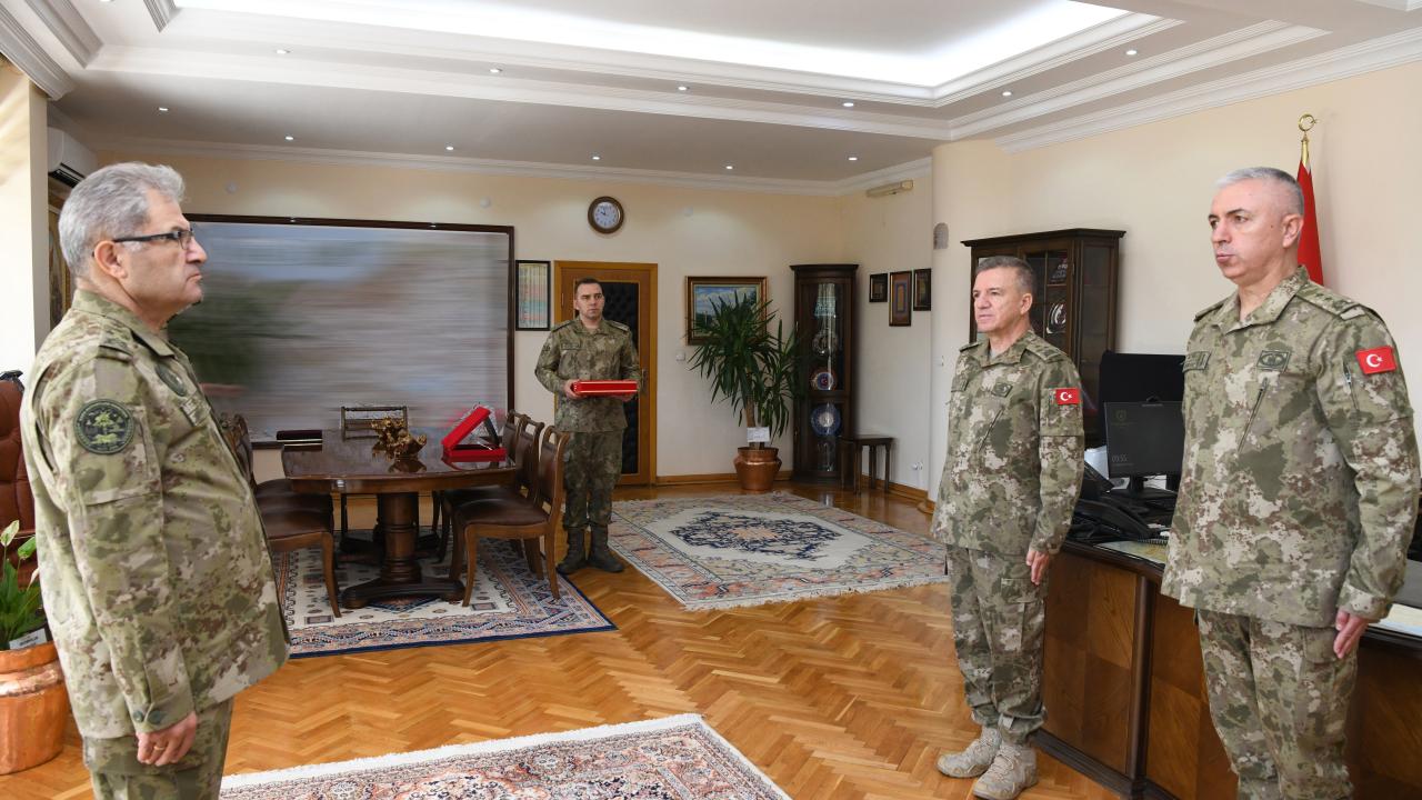 Kara Kuvvetleri Komutanı Orgeneral Tokel devir teslim törenlerine katıldı