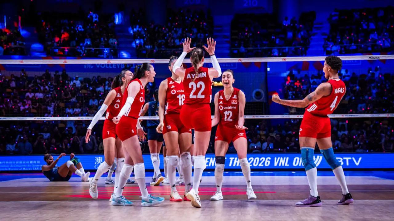A Milli Kadın Voleybol Takımı, Avrupa Şampiyonası'nda yarın Slovenya ile karşılaşacak