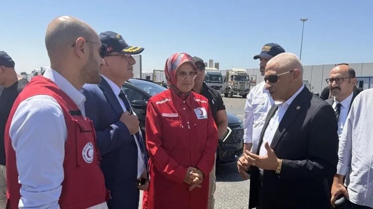 Kızılay Genel Başkanı Yılmaz, Gazze’ye gönderilecek yardımların ulaştığı Mısır’ın El-Ariş Limanını ziyaret etti