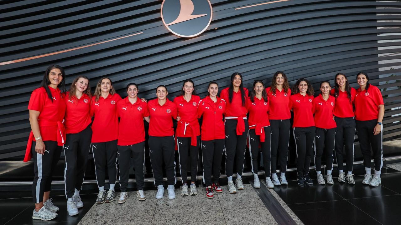 A Milli Kadın Basketbol Takımı, Dünya Kupası hazırlıkları için Köln'e gitti