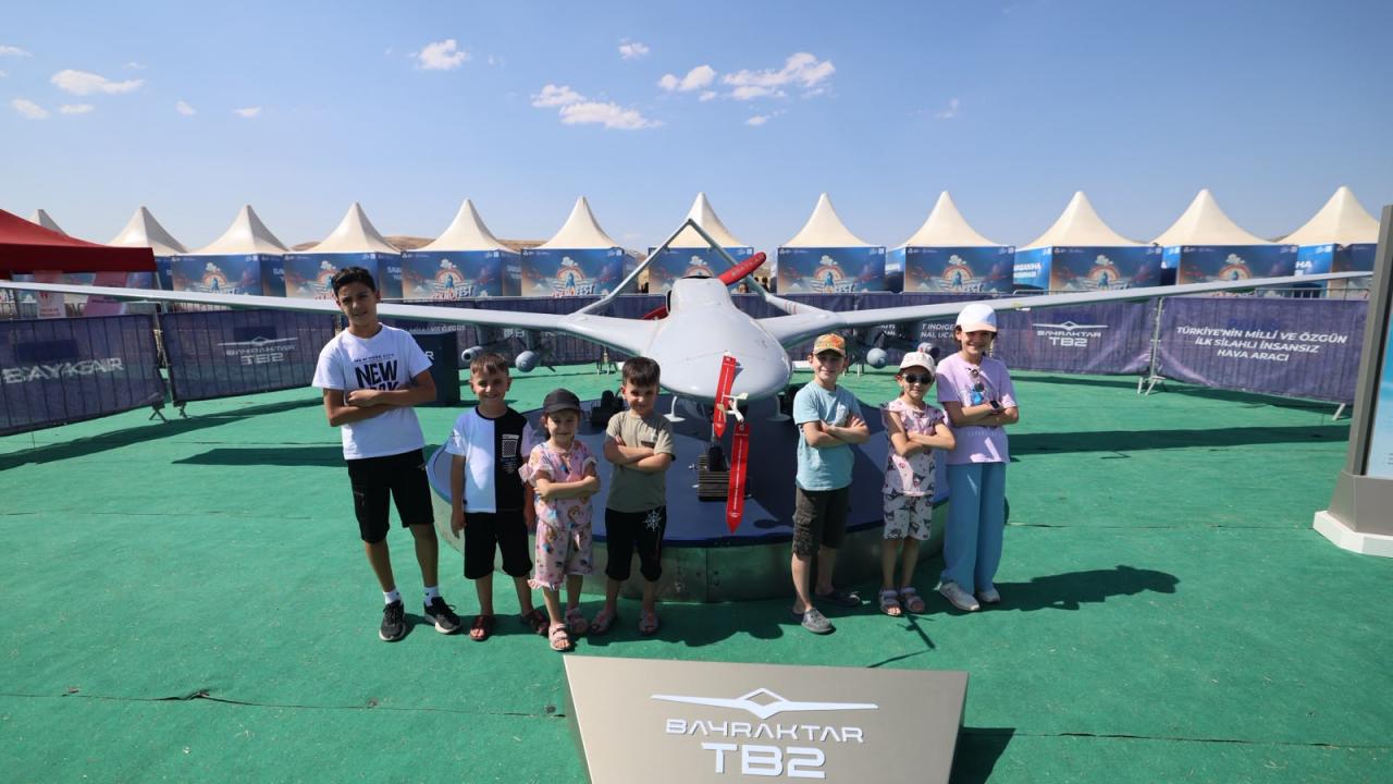 Bayraktar TB2, Siirt'teki "TEKNOFEST Savaşan İHA Yarışması"nda sergileniyor