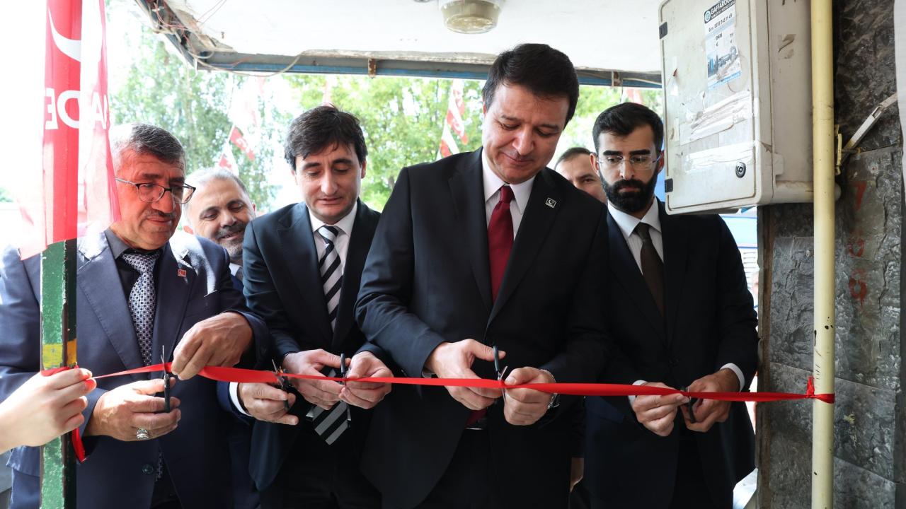 Saadet Partisi Genel Başkanı Arıkan, partisinin Ardahan İl Başkanlığı binasının açılışına katıldı