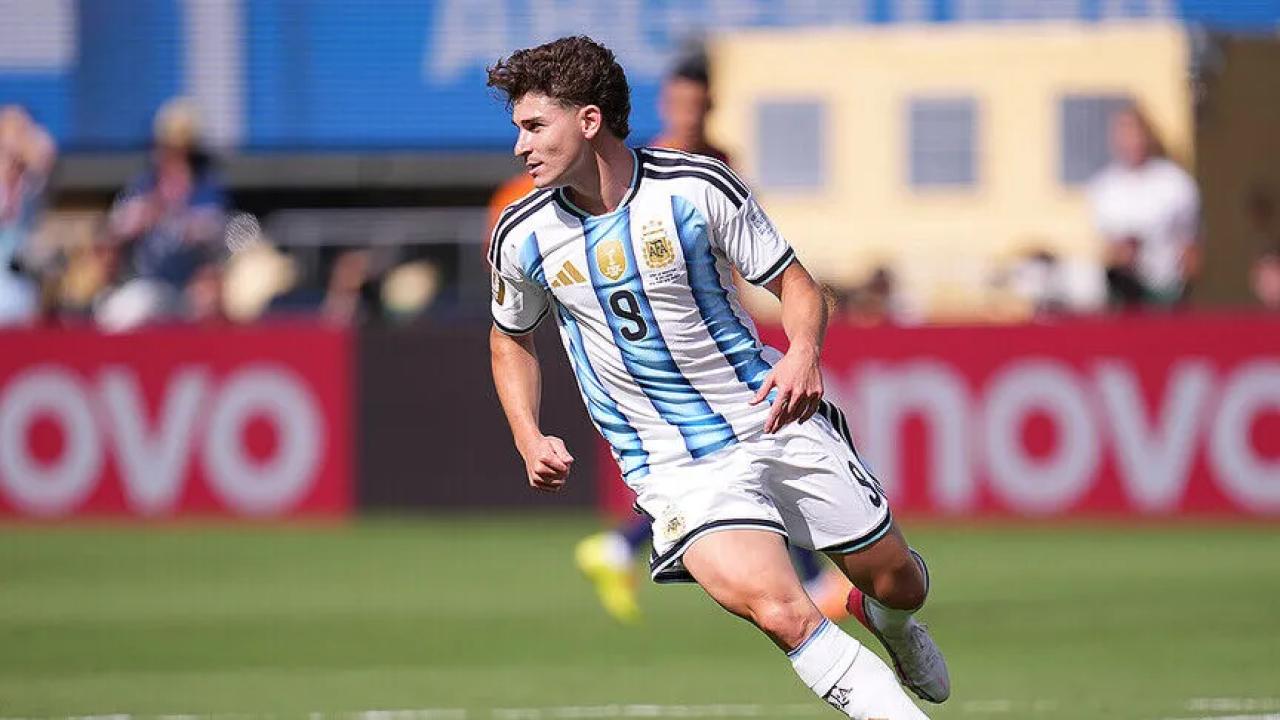 Atletico Madrid, Julian Alvarez'in transferi için Barcelona'ya kapıları kapattı