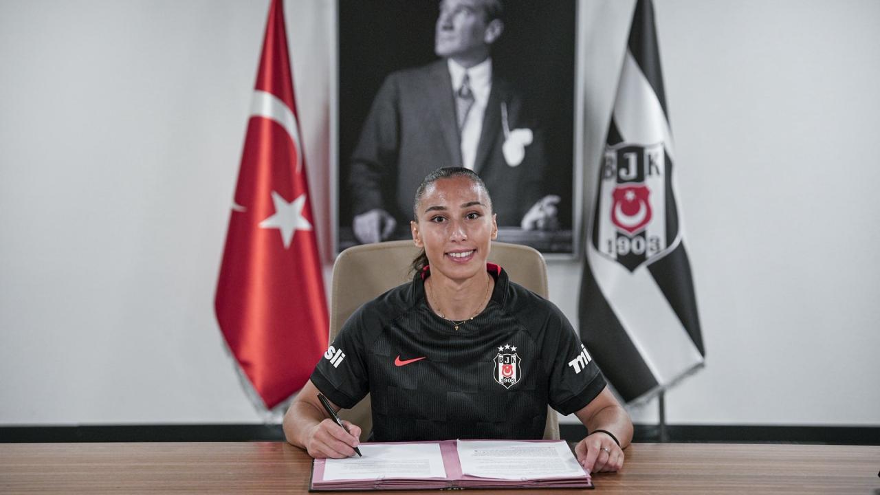 Beşiktaş Kadın Futbol Takımı Amira Ould Braham'ı transfer etti