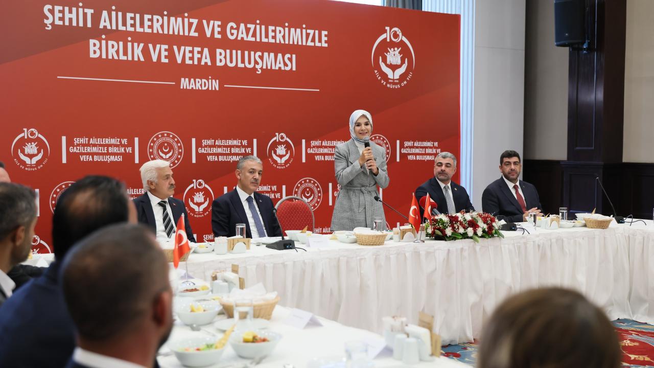 Bakan Göktaş, Mardin'de şehit aileleri ve gazilerle vefa buluşmasında bir araya geldi