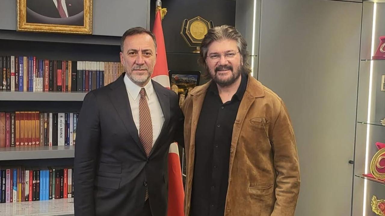 Sanatçı Ahmet Şafak'tan MHP İstanbul İl Başkanlığına seçilen Volkan Yılmaz'a tebrik mesajı