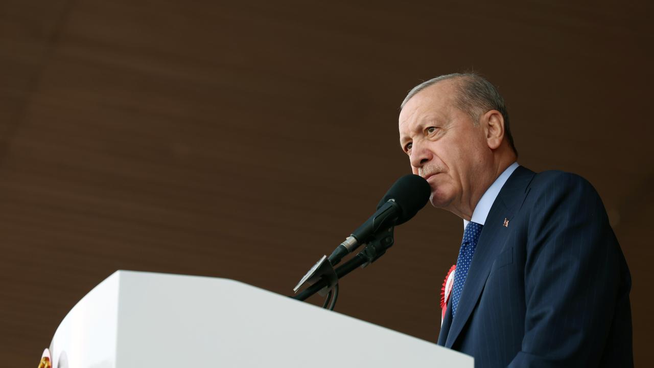 Cumhurbaşkanı Erdoğan: İhanet eden haysiyetsizleri ordumuzdan ve okullarımızdan temizledik