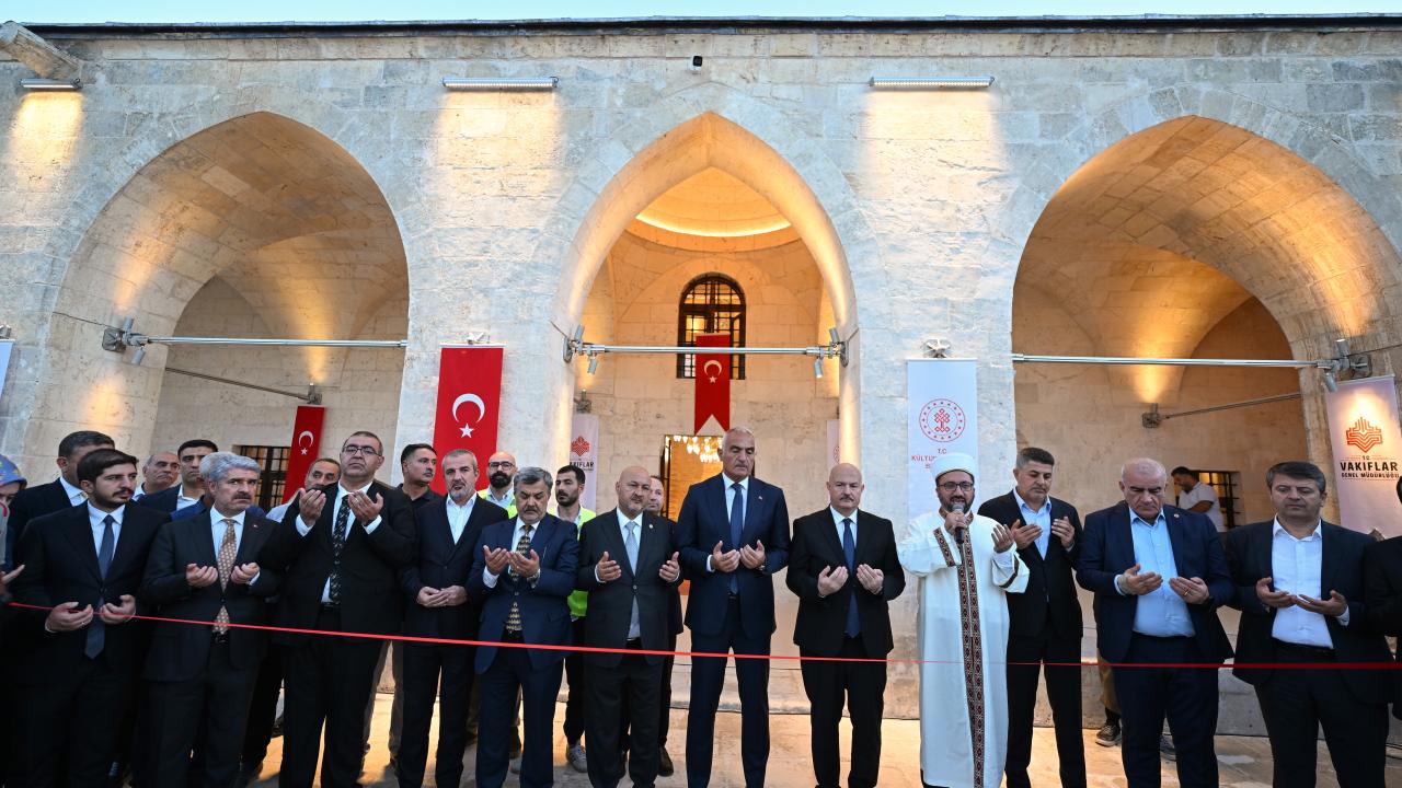 Kültür ve Turizm Bakanı Ersoy, Adıyaman'da cami ve türbe açılışı yaptı