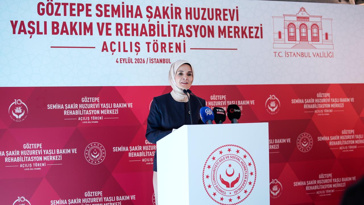 Bakan Göktaş, Göztepe Semiha Şakir Huzurevi Yaşlı Bakım ve Rehabilitasyon Merkezi'nin açılışına katıldı