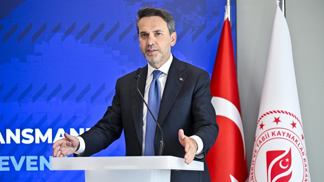 Bakan Bayraktar: Türkiye'de daha dijital bir enerji sistemi planlıyoruz