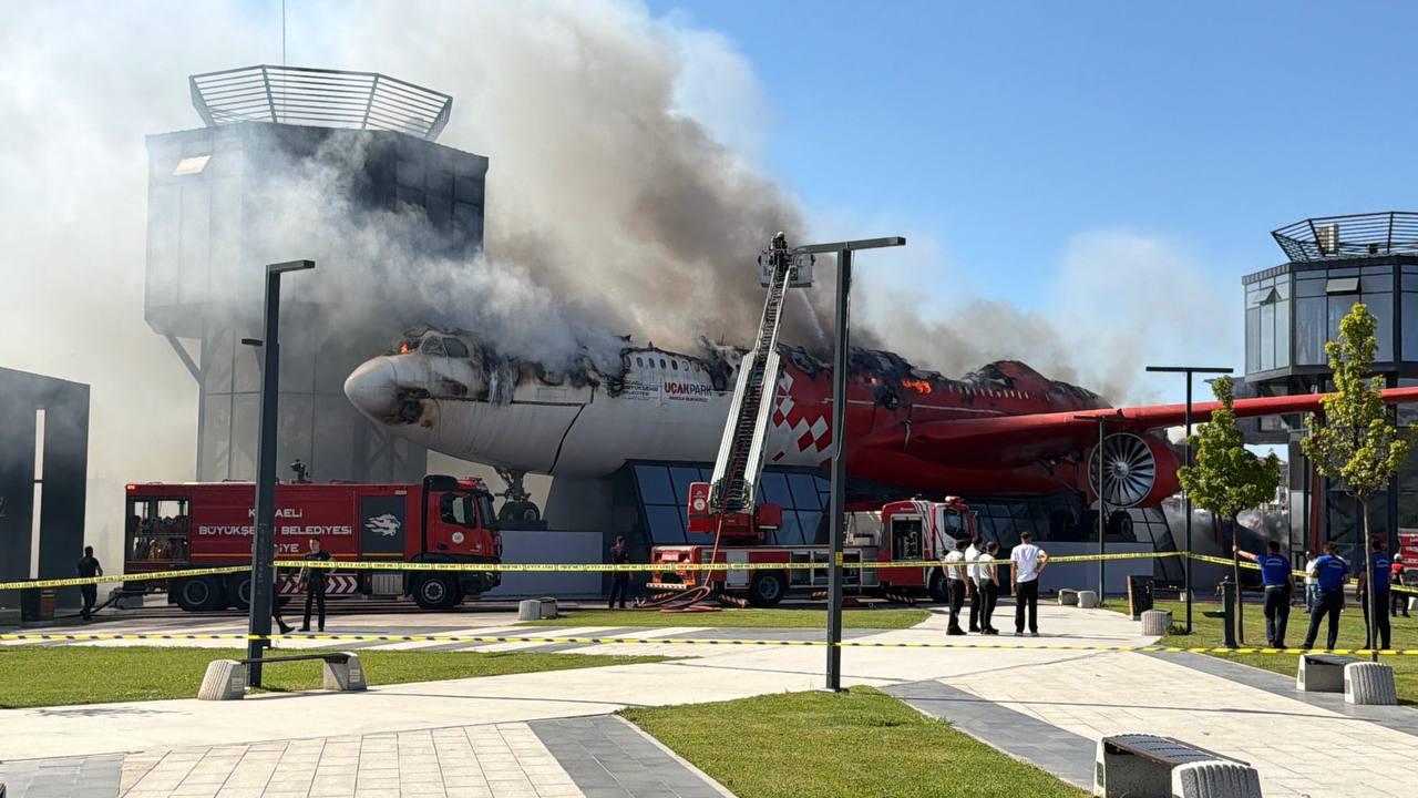Kocaeli'de Uçakpark'ta çıkan yangın söndürüldü