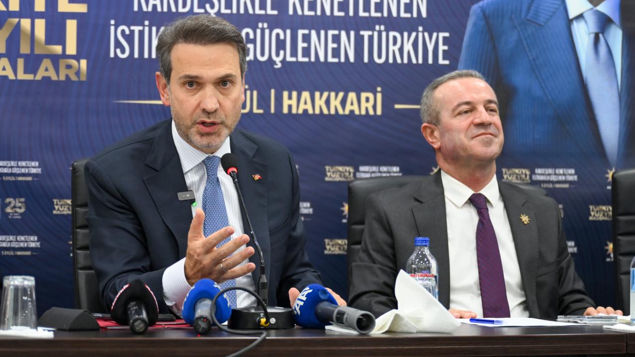 Bakan Bayraktar, Hakkari'de AK Parti Üç Kademe Toplantısı'na katıldı