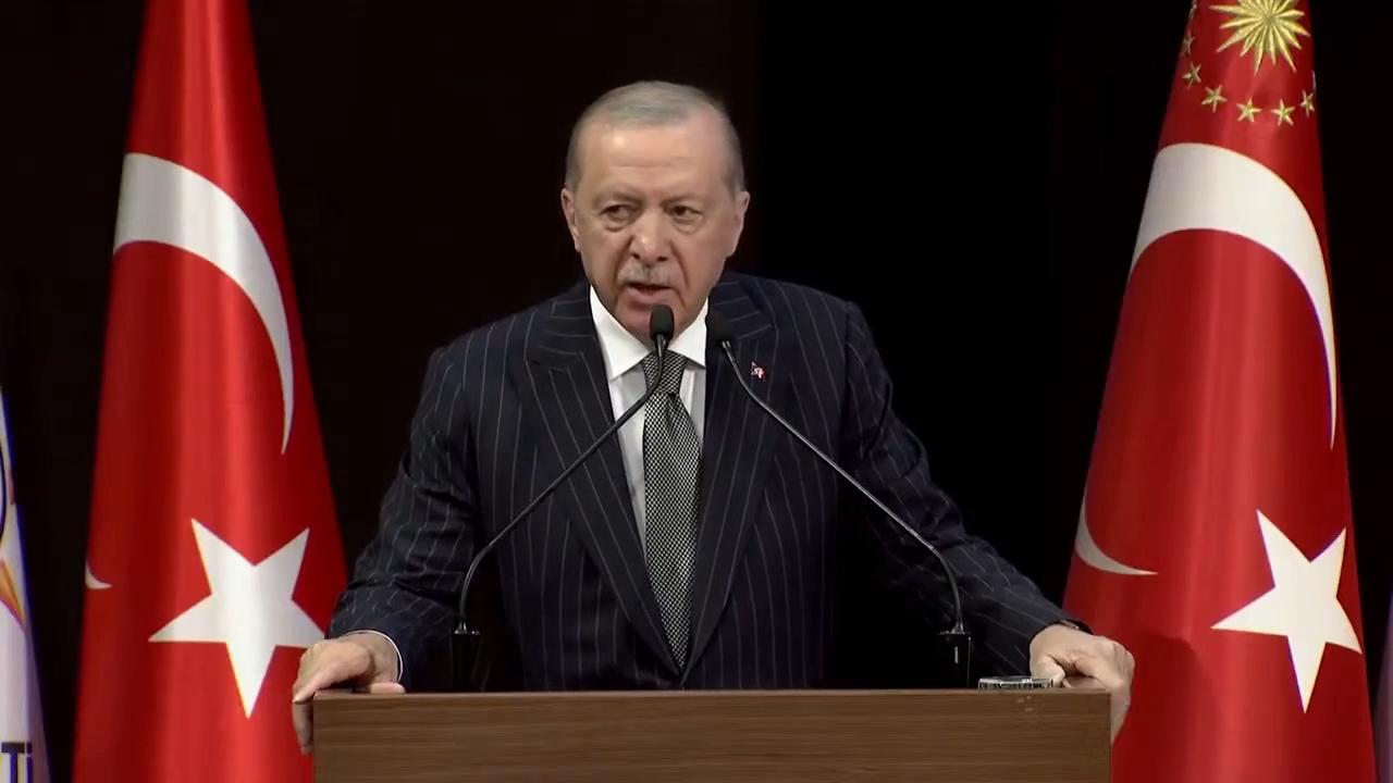 Cumhurbaşkanı Erdoğan'dan, Avrupa Şampiyonu olan A Milli Kadın Voleybol Takımı'na tebrik