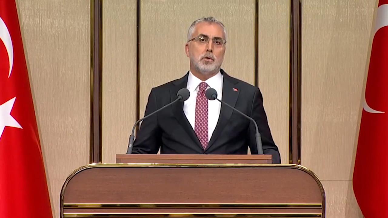 Bakan Işıkhan'dan A Millî Kadın Voleybol Takımı'na tebrik
