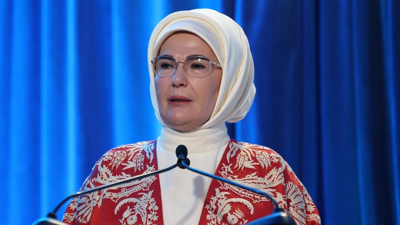 Emine Erdoğan'dan yeni eğitim-öğretim yılı mesajı