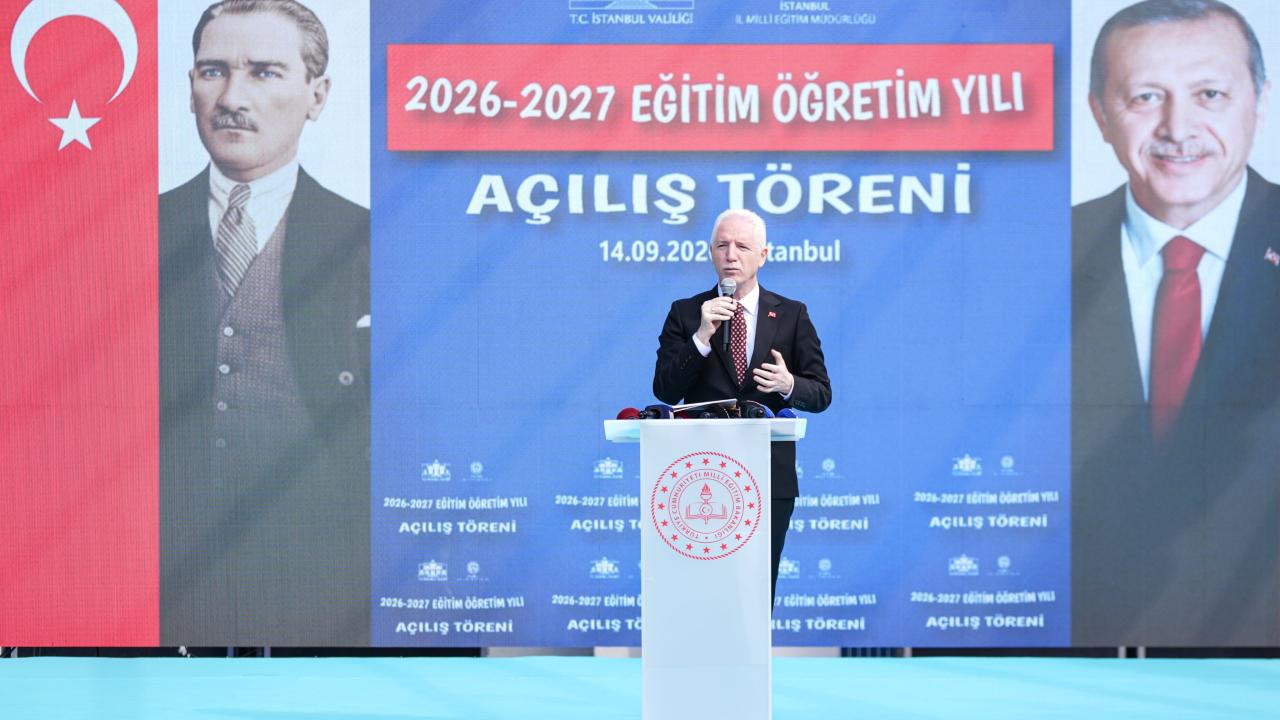 İstanbul Valisi Davut Gül, 2026-2027 eğitim-öğretim yılı açılış törenine katıldı
