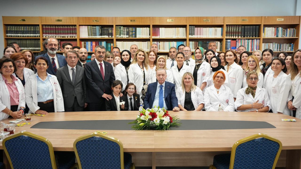 Milli Eğitim Bakanı Tekin'den "Öğretmenler Odası Buluşması" paylaşımı