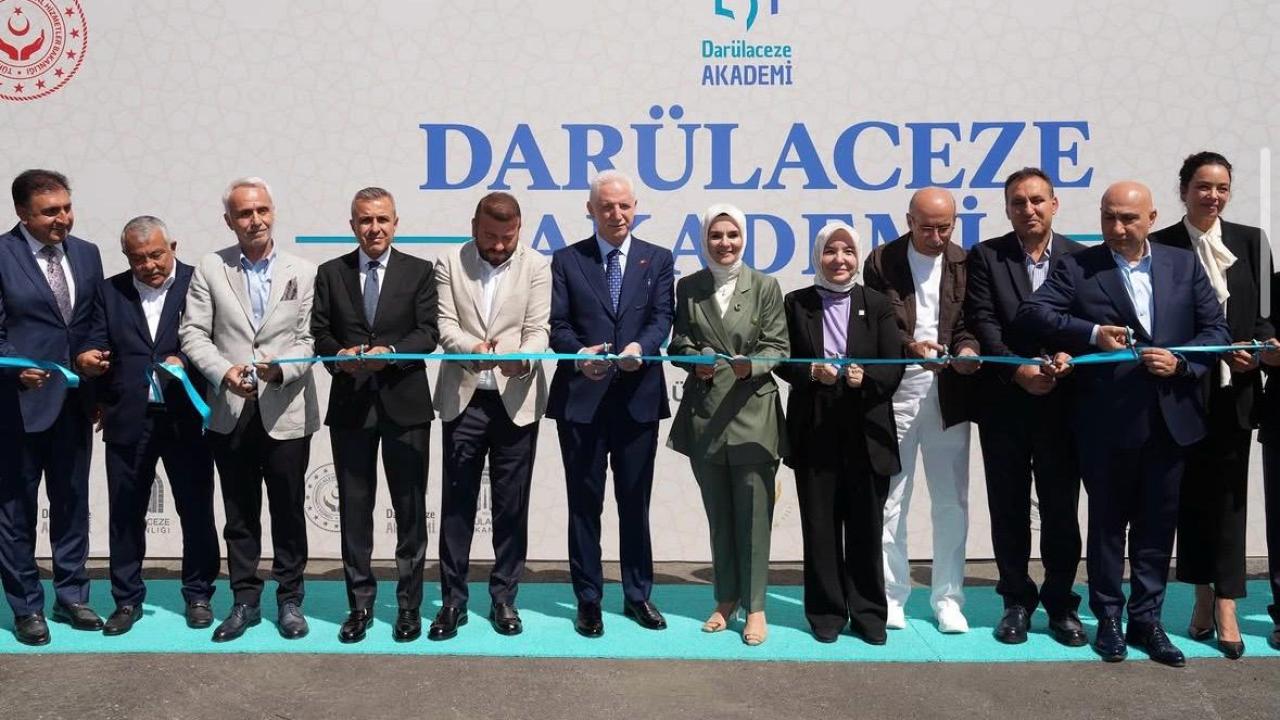 "Darülaceze Akademi" İstanbul'da açıldı