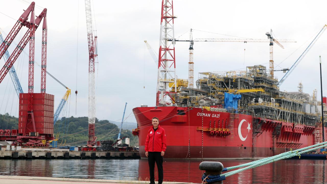 Bakan Bayraktar: Osman Gazi Yüzer Üretim Platformu'nu Ekim ayı sonunda Karadeniz'deki görev yerine uğurlamayı planlıyoruz