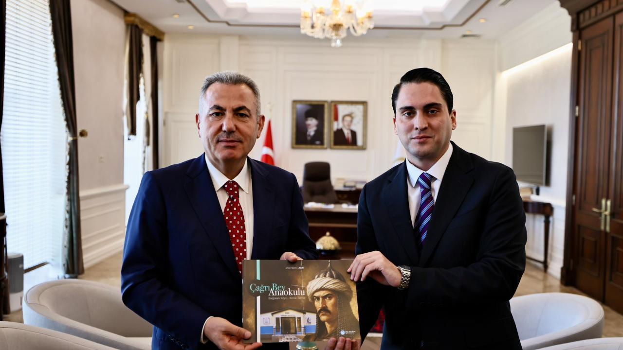 Ülkü Ocakları İzmir İl Başkanı Kılıç'tan Vali Süleyman Elban'a ziyaret