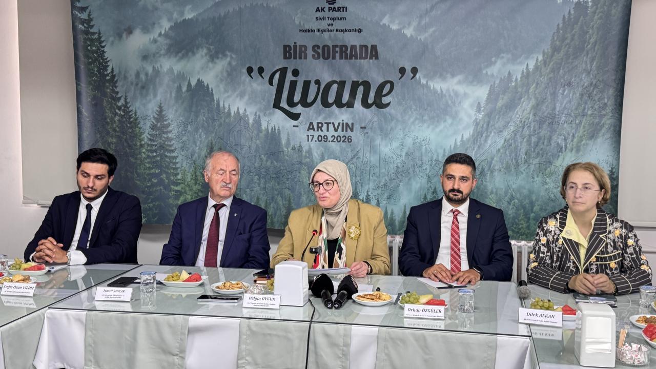 AK Parti Genel Başkan Yardımcısı Uygur, Artvin'de STK temsilcileriyle buluştu