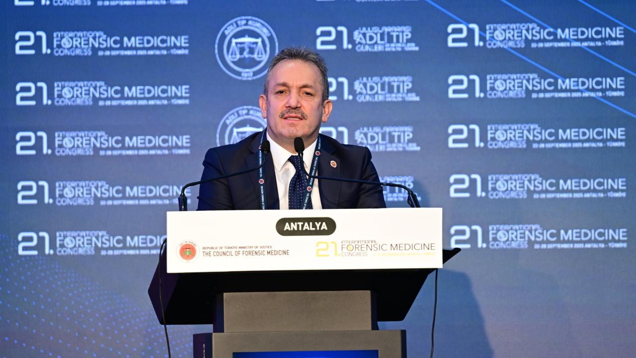 Adli Tıp Kurumu Başkanı Aslıyüksek, Uluslararası 21. Adli Tıp Günleri'nde konuştu
