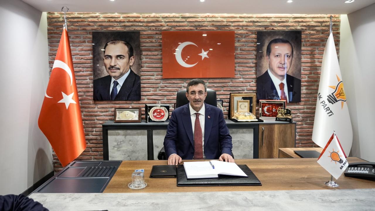 Cumhurbaşkanı Yardımcısı Yılmaz'dan Turgutlu'daki saldırıya ilişkin açıklama: Süreci yakından takip ediyoruz