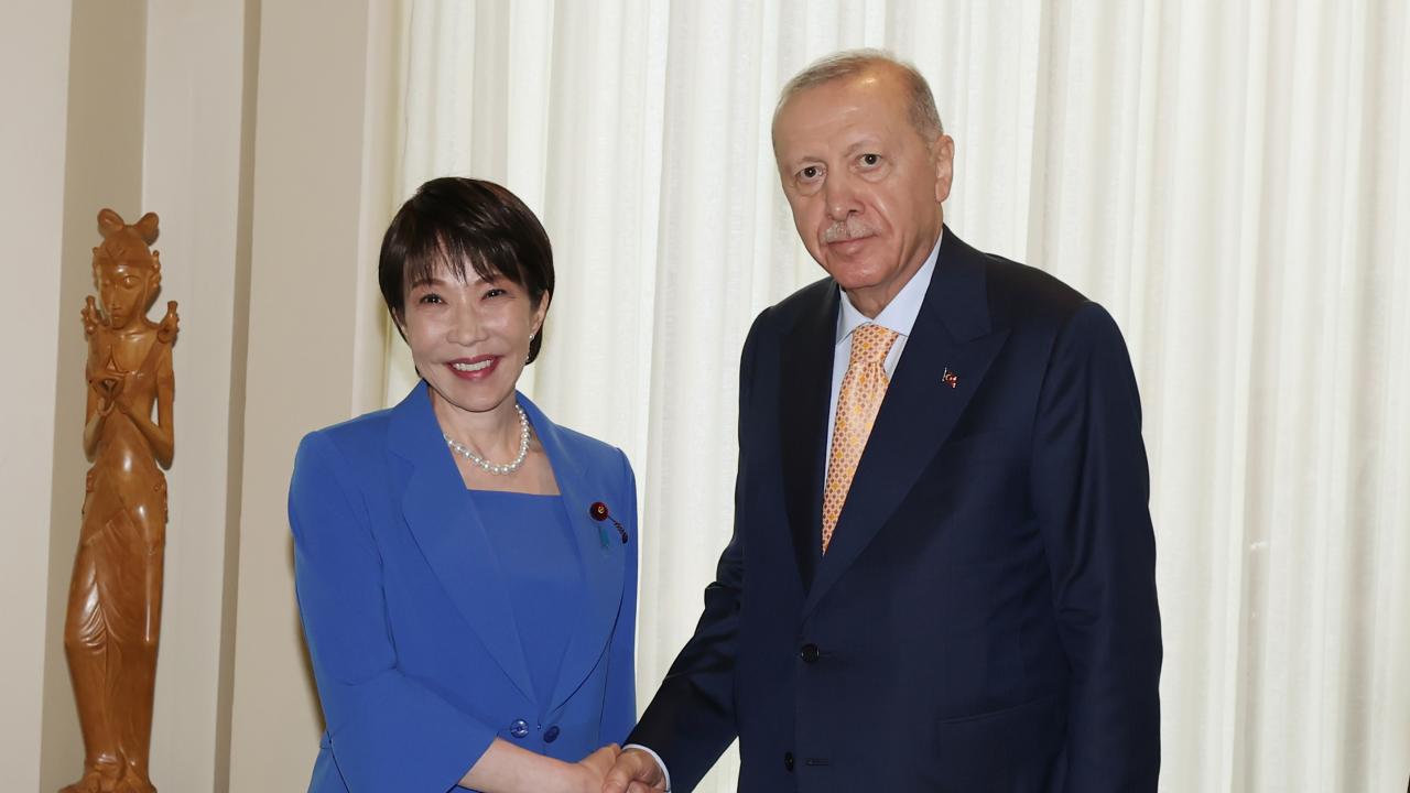 Cumhurbaşkanı Erdoğan, Japonya Başbakanı Takaiçi ile görüştü