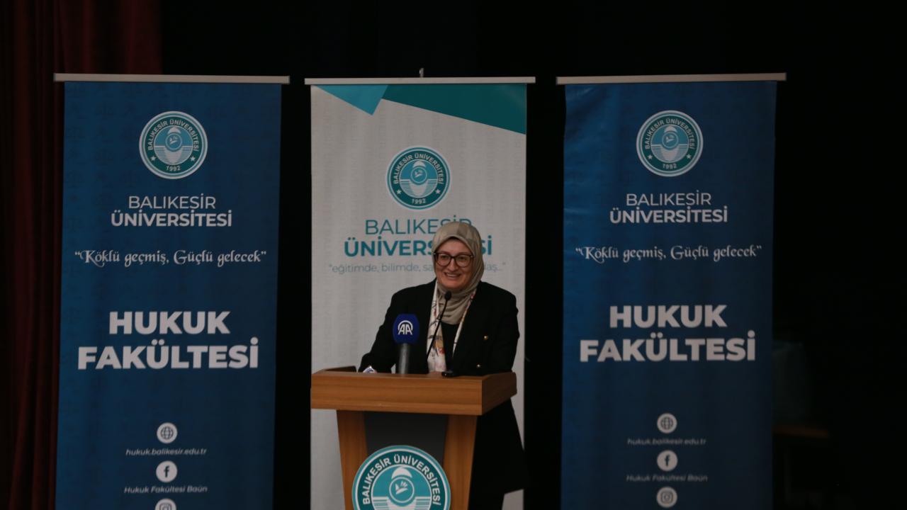 AK Parti Genel Başkan Yardımcısı Uygur, Balıkesir Üniversitesi Hukuk Fakültesi'nin açılış dersine katıldı
